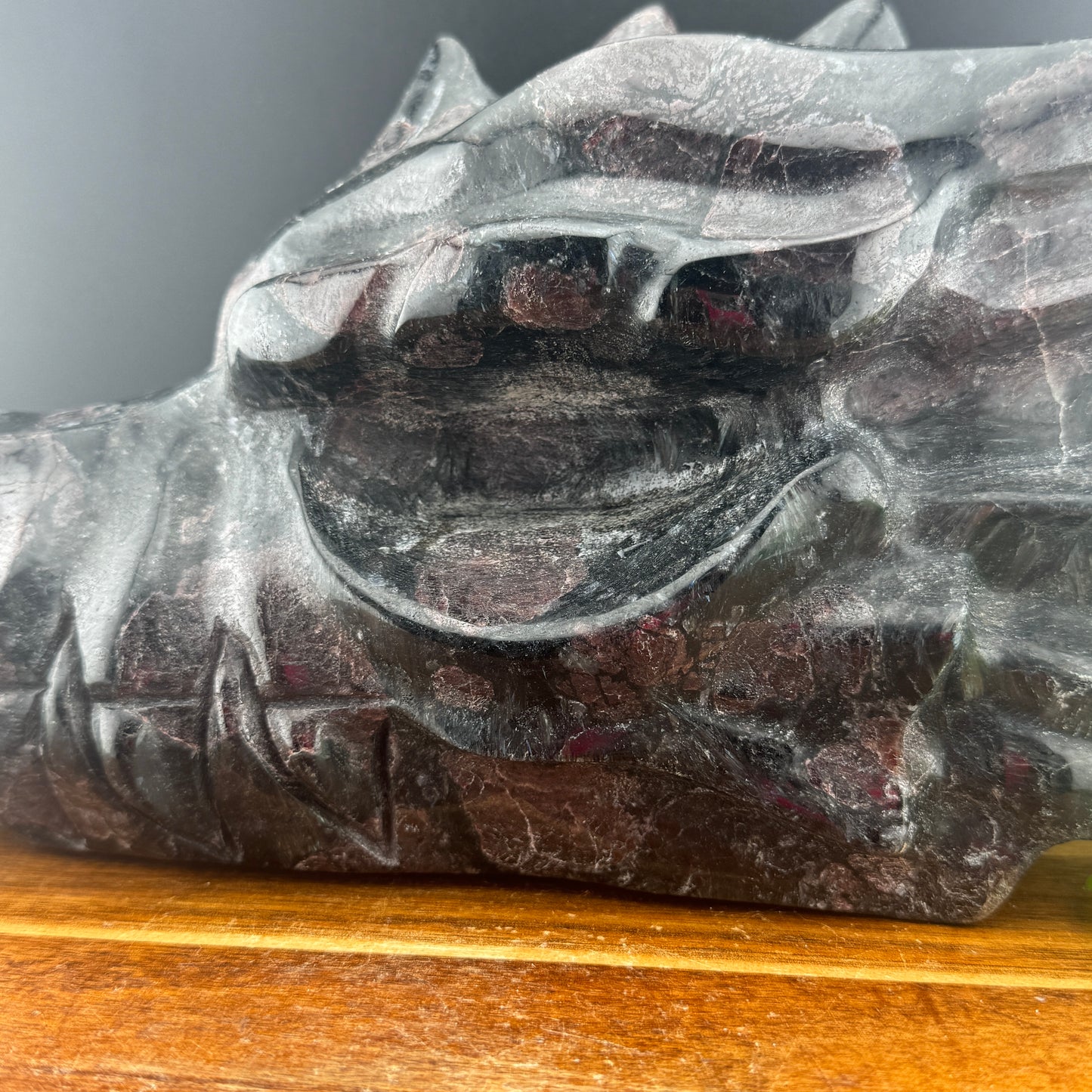 XL 12 inch Garnet in Arfvedsonite Dragon Carving