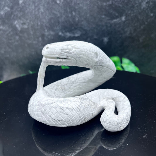 Howlite Snake