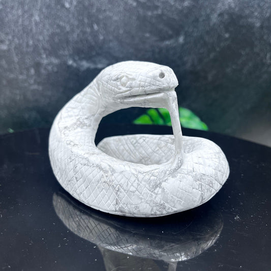Howlite Snake