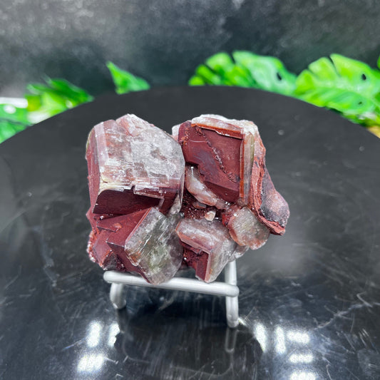 Hematite included Cubic Calcite