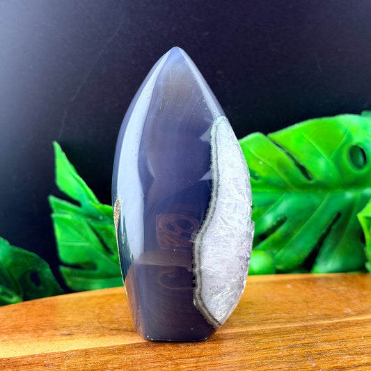 Druzy Amethyst in Agate Flame