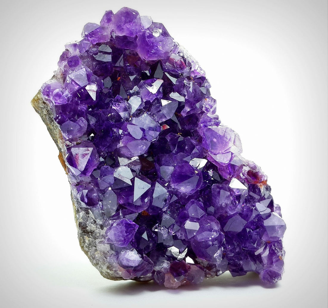 Amethyst Crystal Properties: A Complete Guide to Healing and Benefits