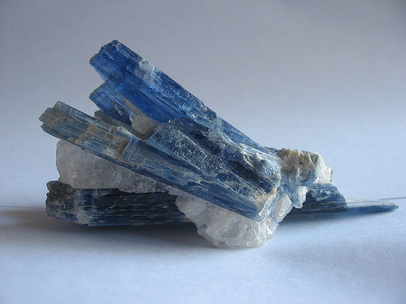 The Power of Blue Kyanite: Your Guide to Chakra Alignment