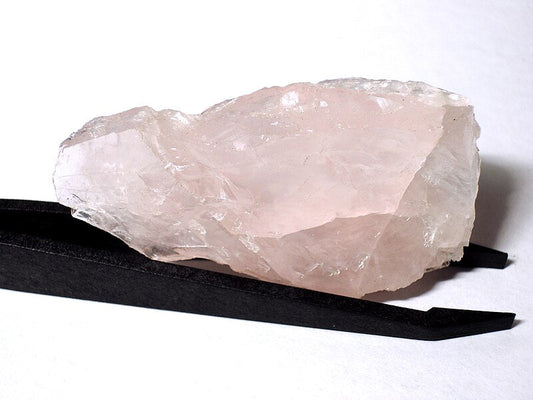 The Power of Rose Quartz: Your Guide to Universal Love