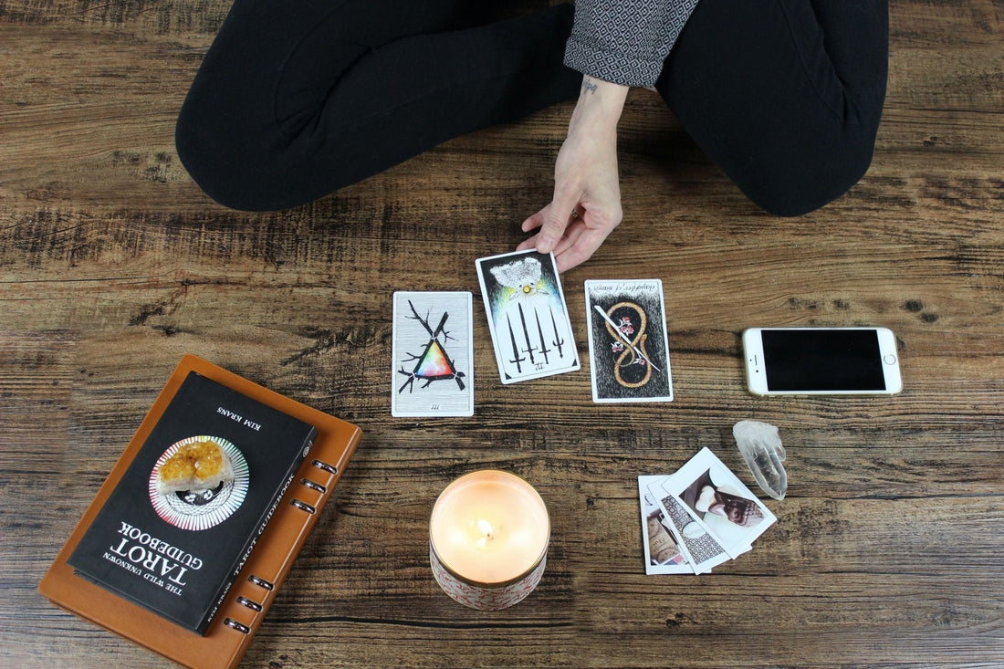 How To Do A Simple Three Card Spread - Sage & Magic