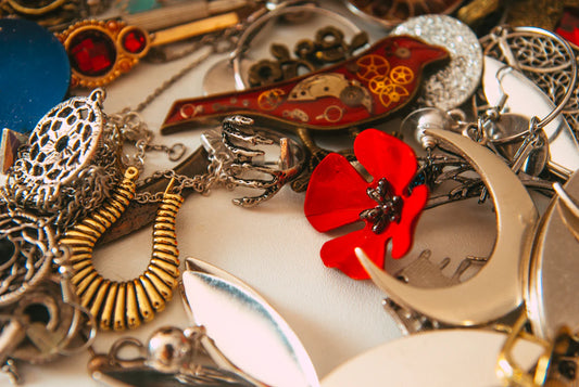 Stylish Ceramic and Crystal Jewelry Dishes for Home Decor