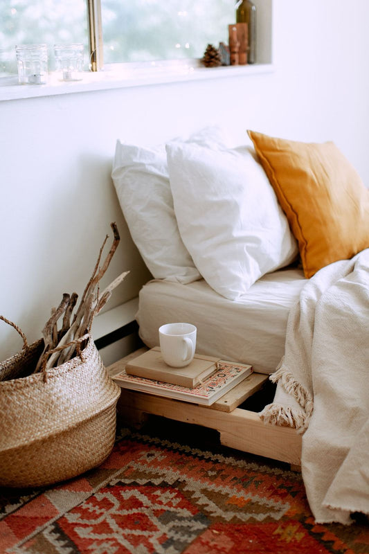 Using Aromatherapy To Cure Insomnia - Sage & Magic