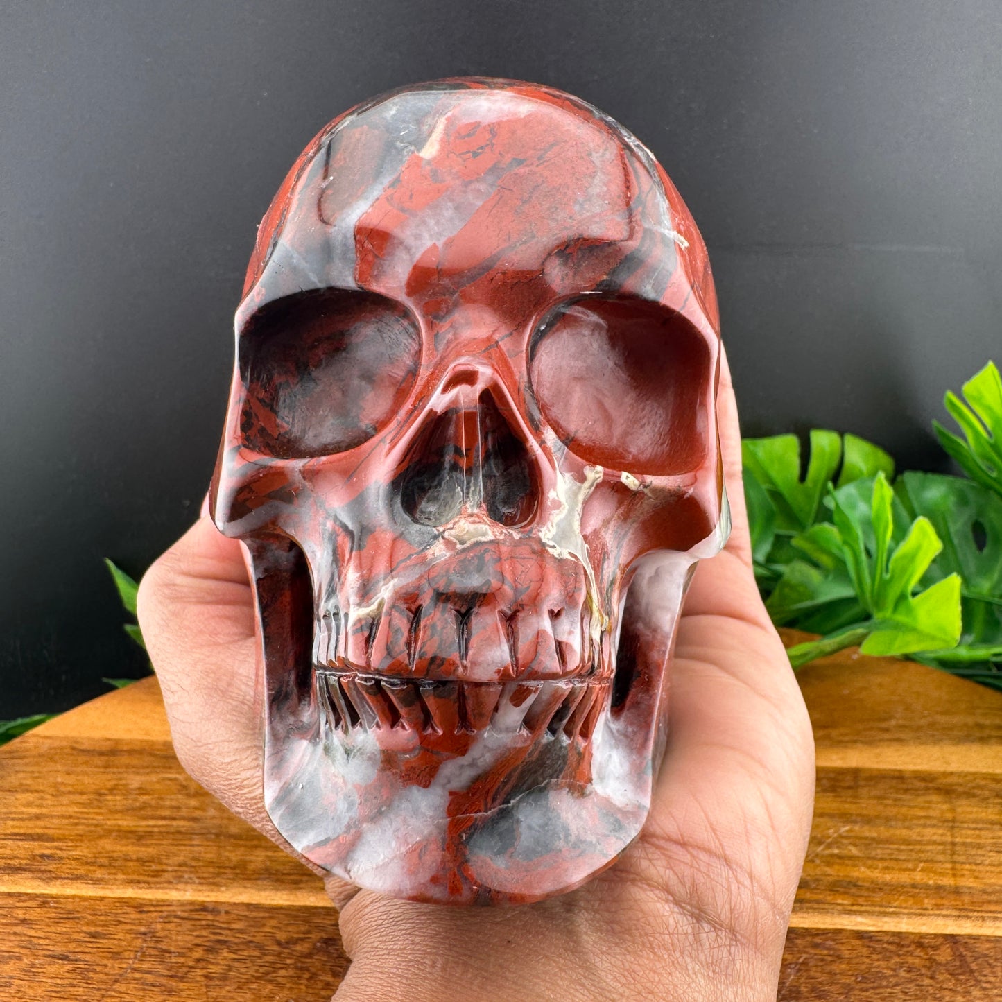 Red Jasper in Agate Skull