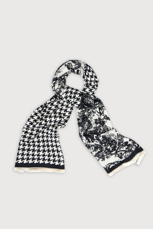 Houndstooth Reversible Scarf