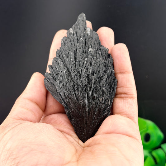Black Kyanite Blade – view 2