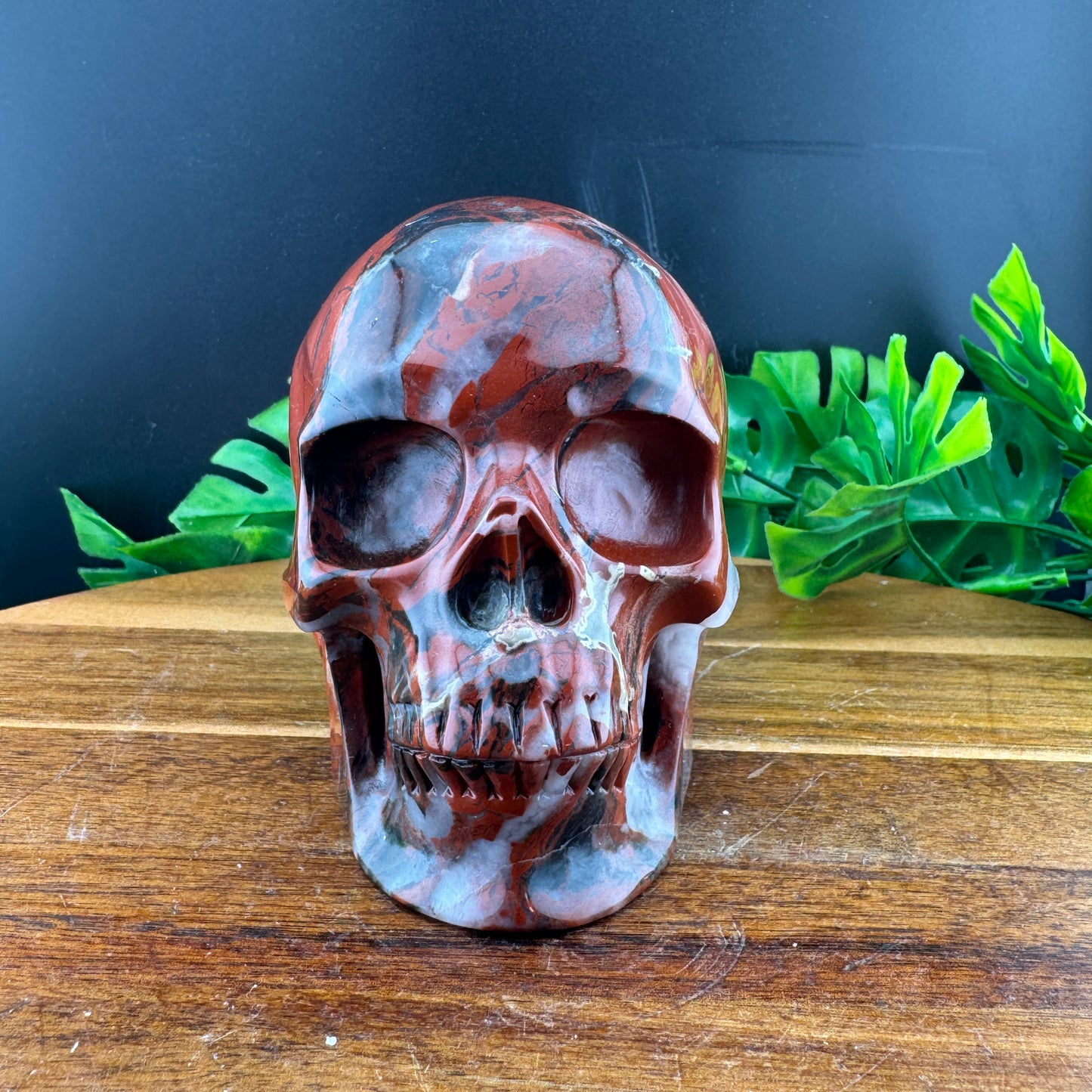 Red Jasper in Agate Skull