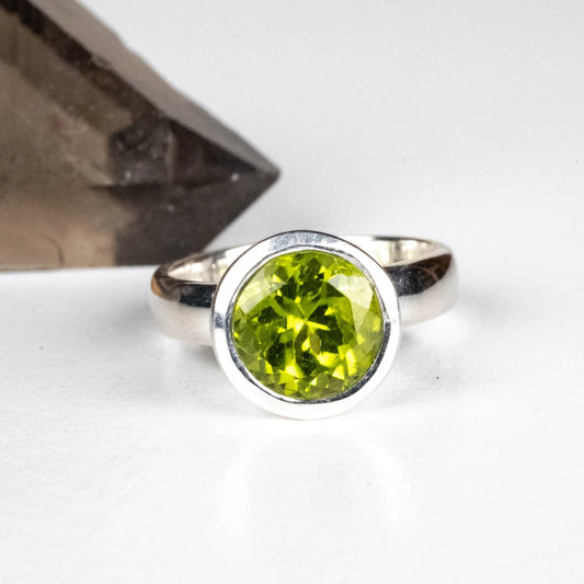 Sterling Silver Peridot Ring Sz 4