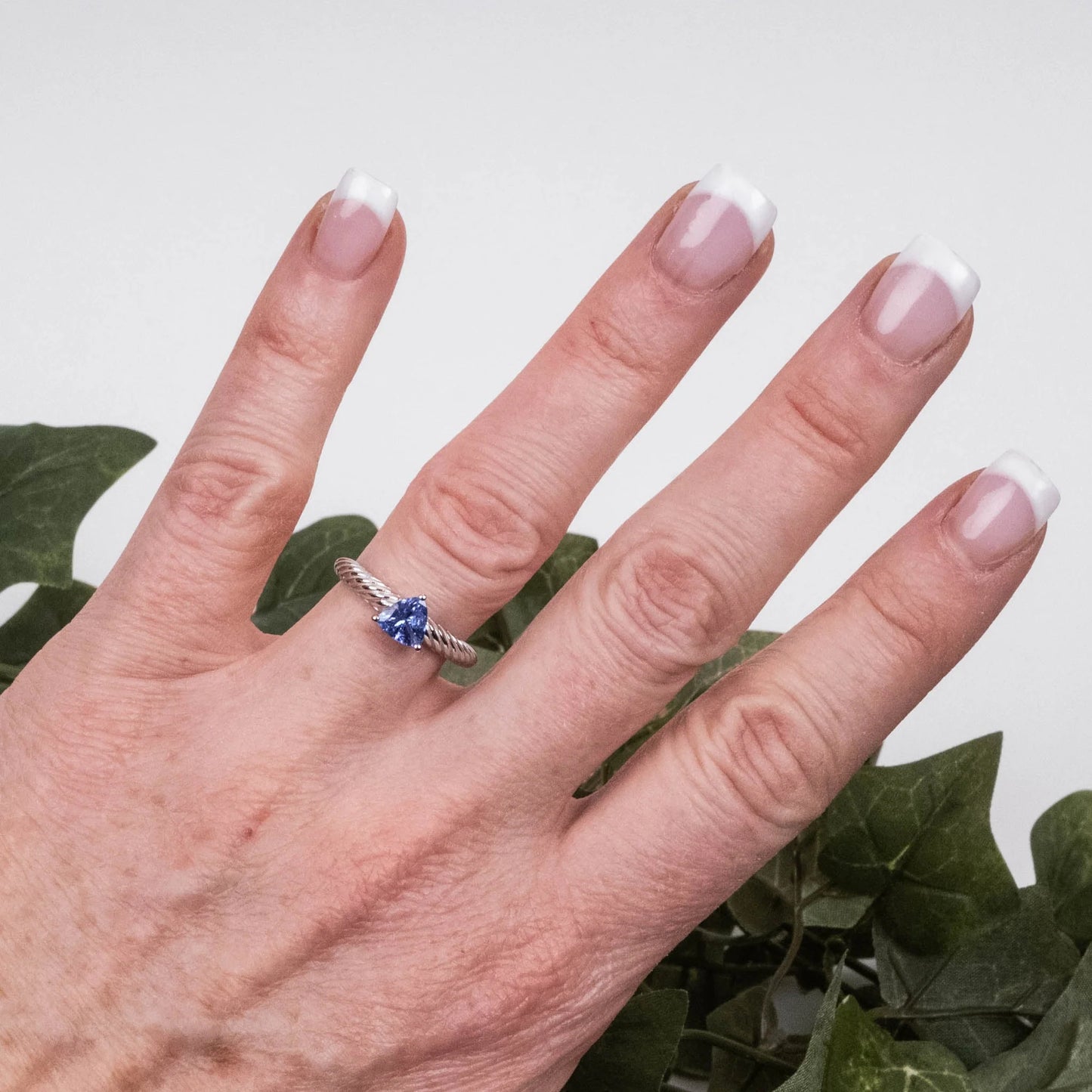 Sterling Silver Tanzanite Roped Band Ring Sz 7