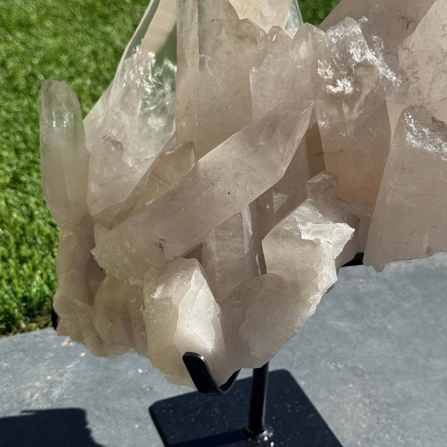 XL Lemurian Cluster on Stand
