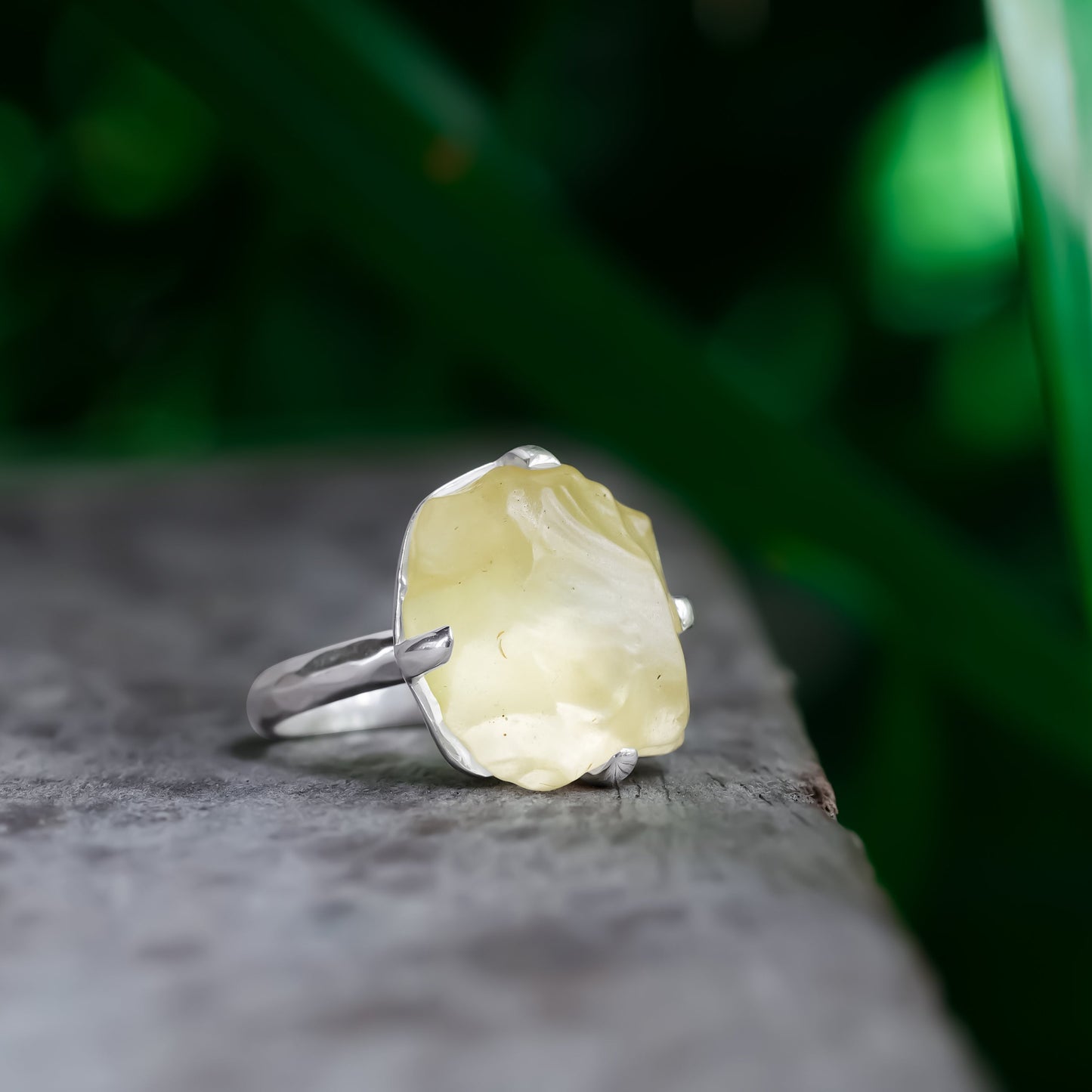 Starborn Libyan Desert Tektite Fixed Shank Ring in Sterling Silver