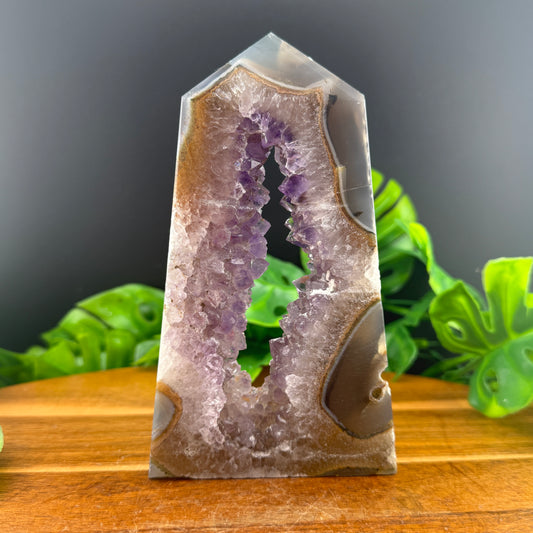 Druzy Amethyst in Agate Tower