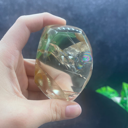 HQ Quality Clear Quartz Freeform