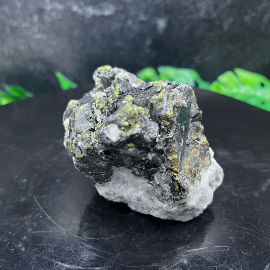 Hematite w Chalcopyrite