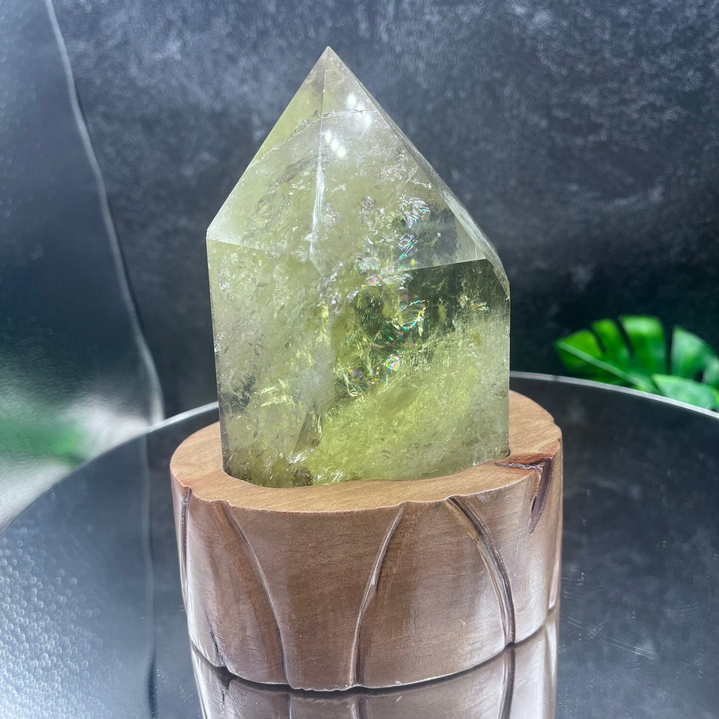 Ouro Verde Quartz Tower with Stand