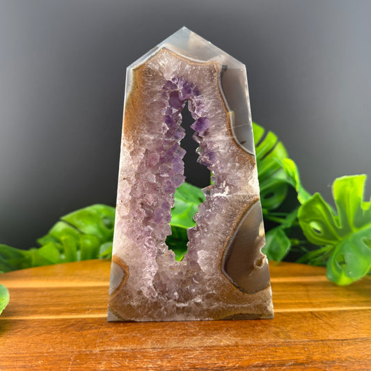 Druzy Amethyst in Agate Tower