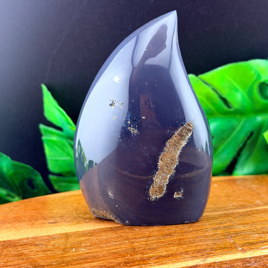 Druzy Amethyst in Agate Flame