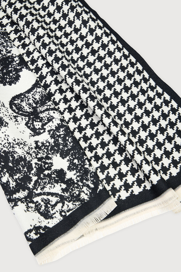 Houndstooth Reversible Scarf