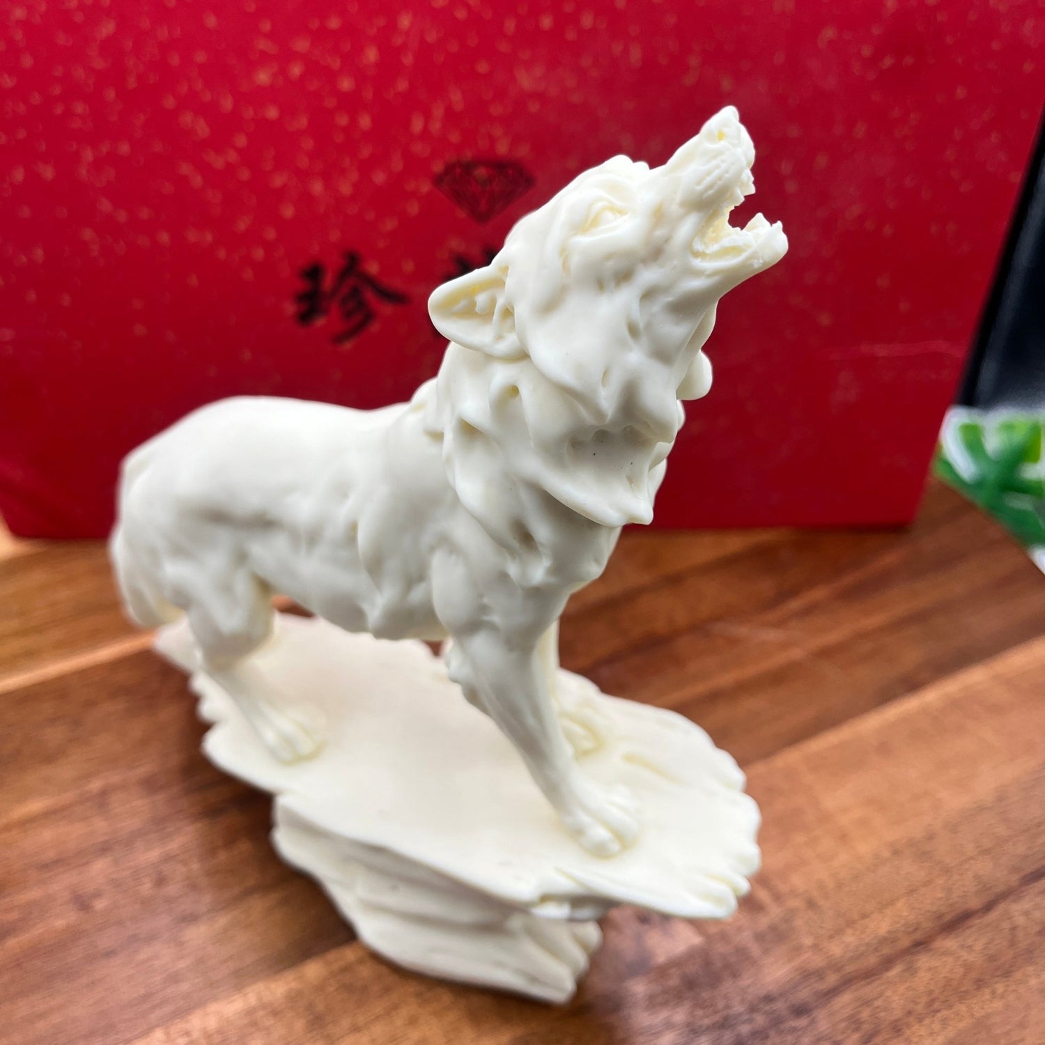 Faux Ivory Howling Wolf - Sage & Magic