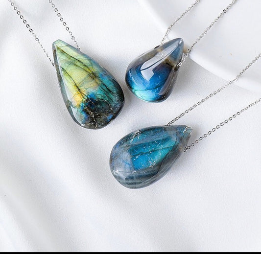 Teardrop Labradorite Necklace - Sage & Magic