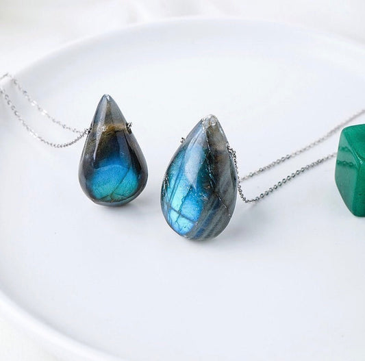 Teardrop Labradorite Necklace - Sage & Magic